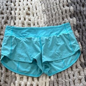 Lululemon Hotty Hot Low-Rise Lined Short 2.5” Turquoise Blue Size 8